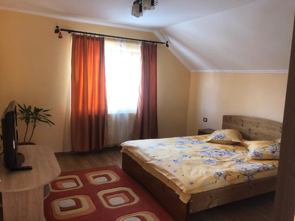 Casa Flori Hotel Călimăneşti Kültér fotó